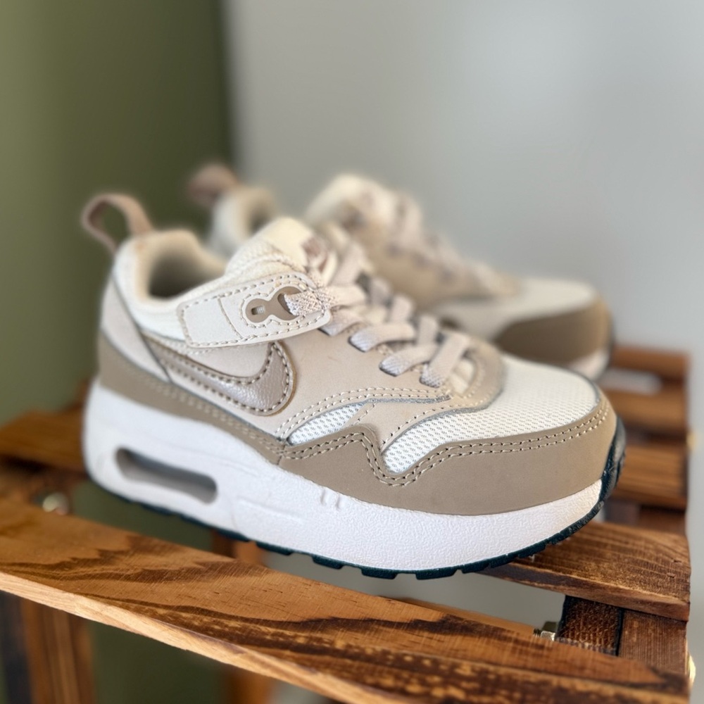 8c Nike Air Max 1 EasyOn